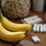 Banane et anticoagulants : comprendre leur interaction, les risques potentiels et les recommandations essentielles